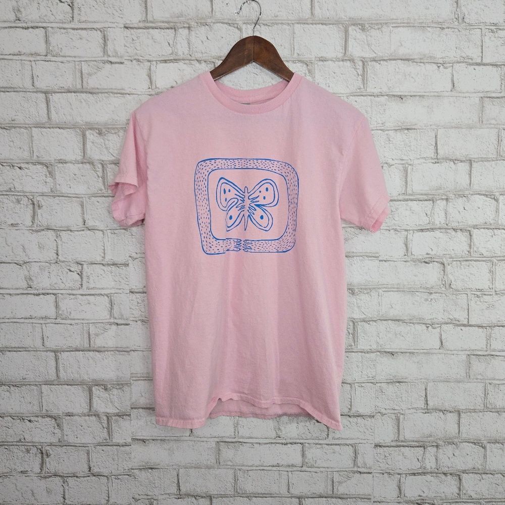 Cute pink butterfly graphic tee